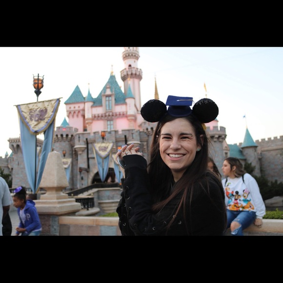 Meet your Posher, Tris - Picture 3 of 3